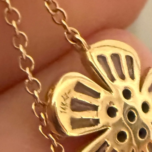 FLOWER BAGUETTE NECKLACE 14K gold and diamonds - Picture 6 of 6